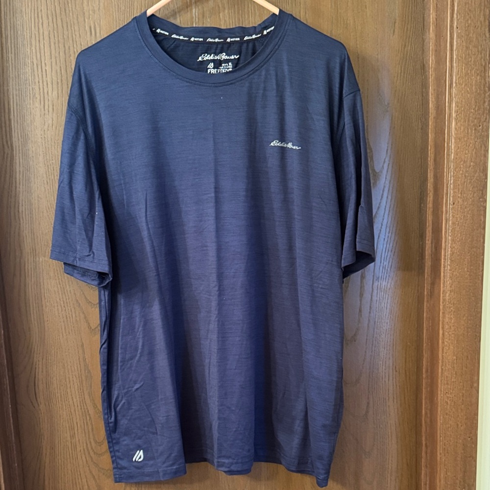 Eddie Bauer Men's Dark Blue FREEDRY Tee
